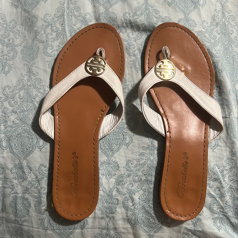 Breckelle’s sandals, flip flops